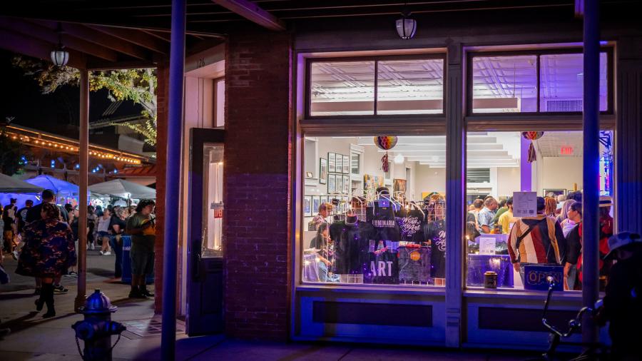 pop-up gallery t Luminaria