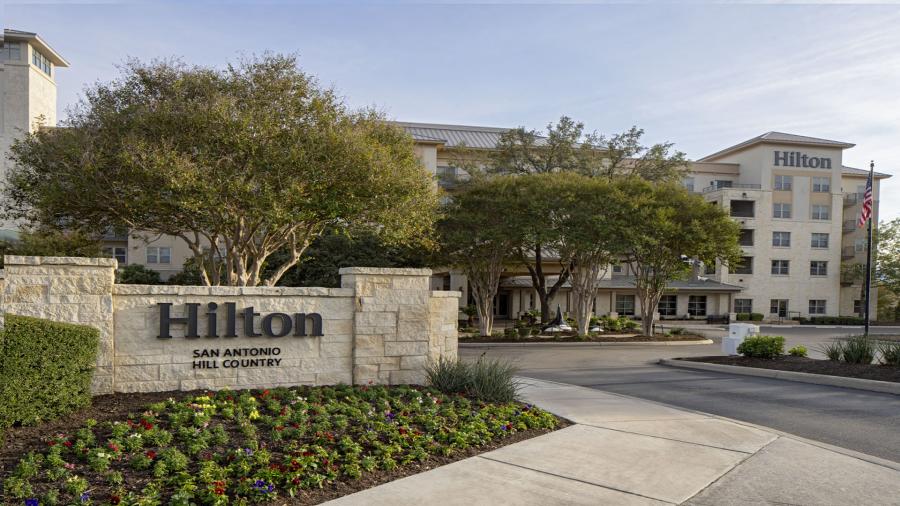 Hill country hotel Hilton entrace