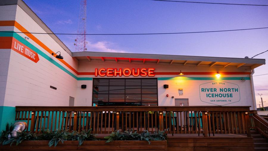 Exterior building view of River North Icehouse.