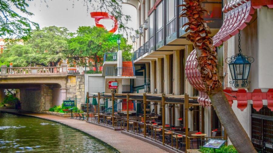 River walk view Hilton Palacio del Rio