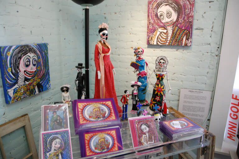 Yolix Luna Fine Art