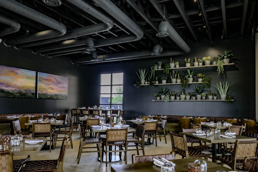 dining room at Roca & Martillo