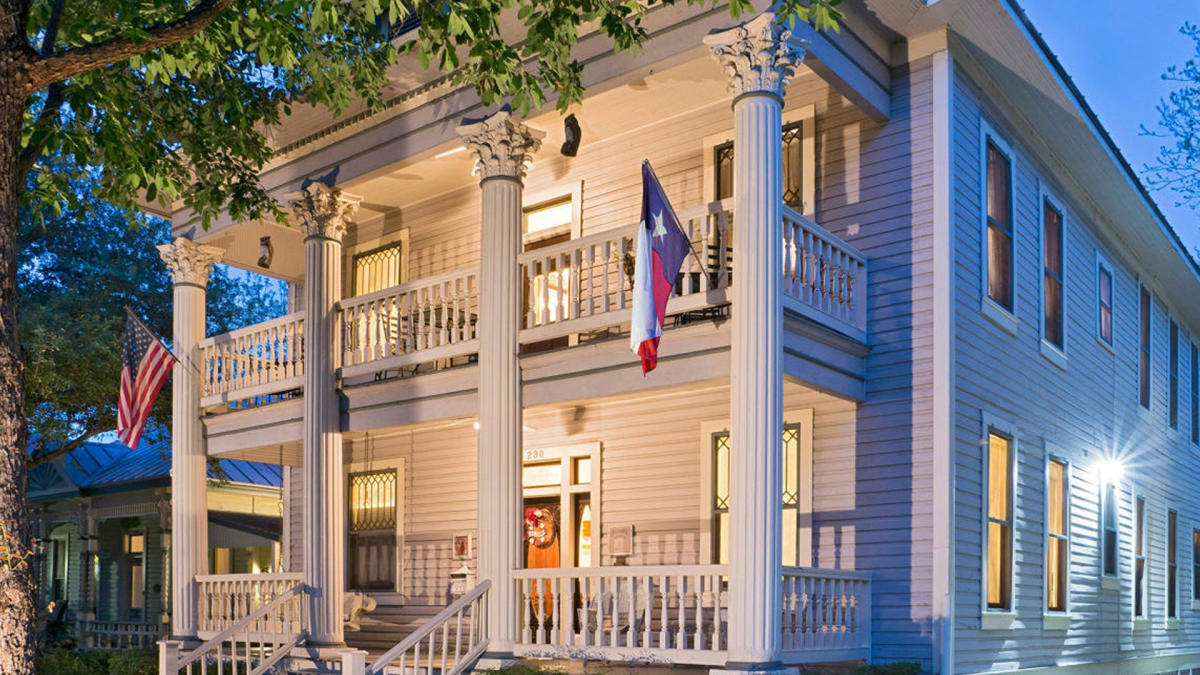 Exterior view of building with pillars