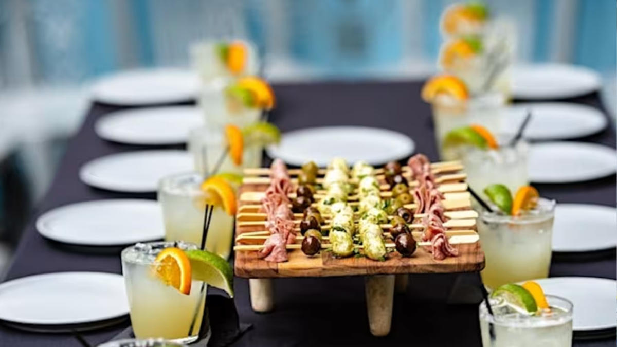 Empty plates set with margaritas