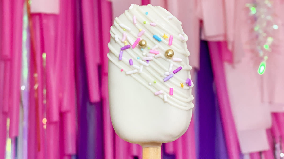Pastry shaped like ice cream