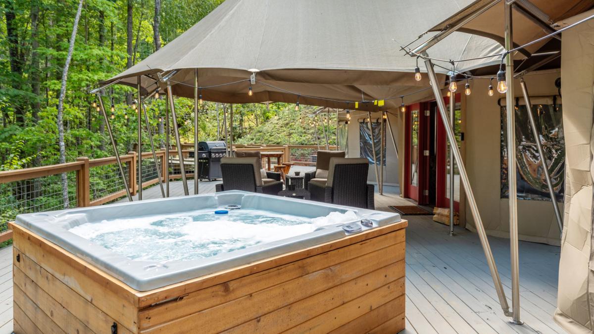 Elk Hollow Resort Hot Tub