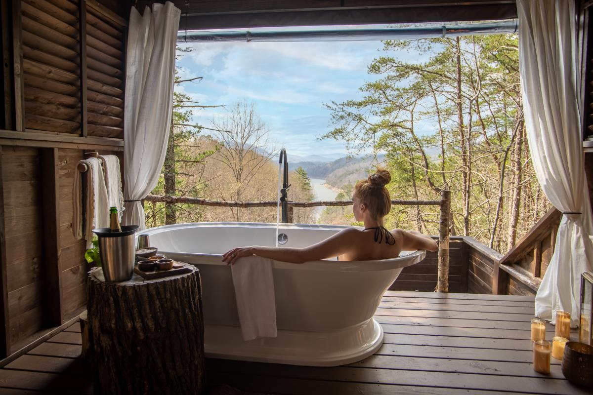 lakeview at fontana soaking tub