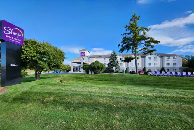 Sleep Inn Front View