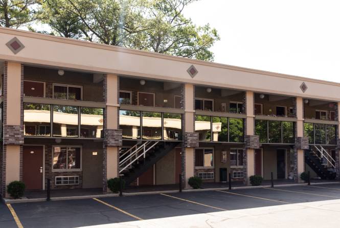 Knights Inn Exterior