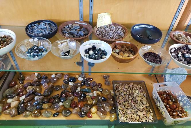 C&M Rock Shop
