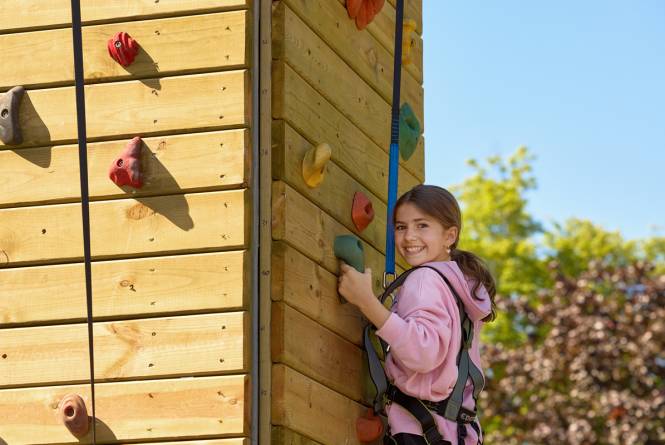 Vertical Edge Climbing Wall