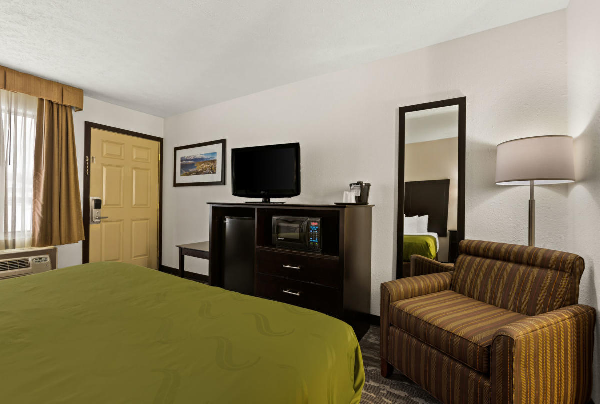 Tracy Quality Inn Quality Inn | Traverse City, MI 49686