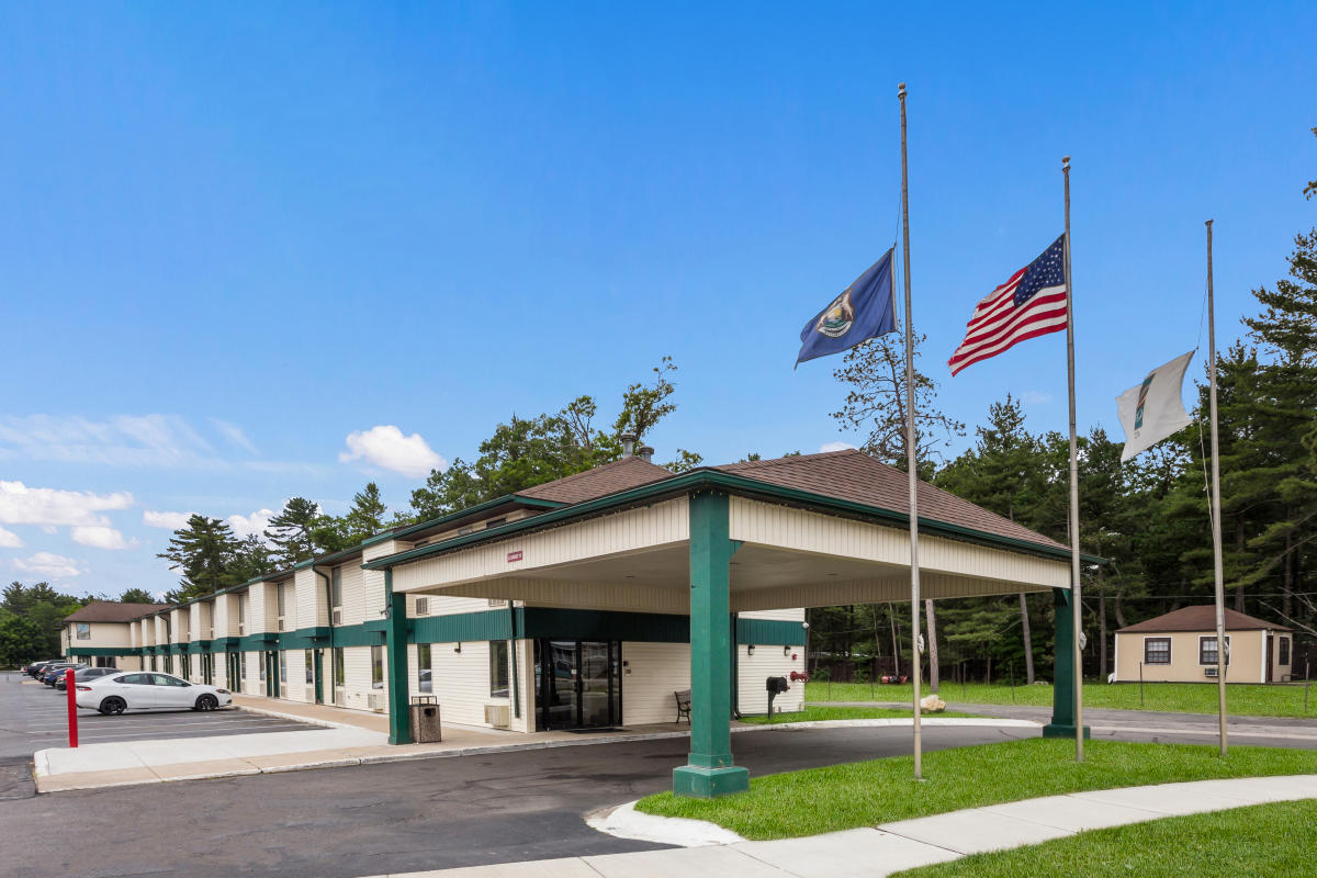 Tracy Quality Inn Quality Inn | Traverse City, MI 49686