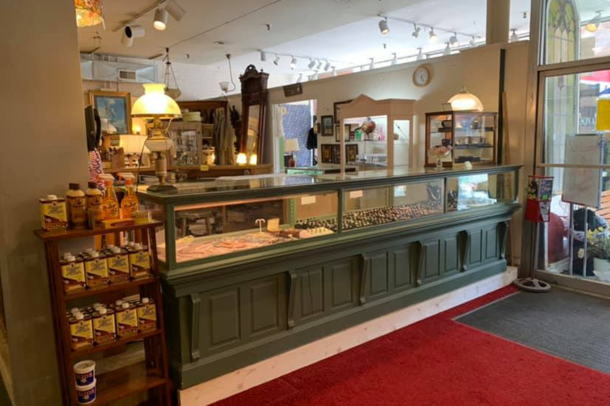 Wilson Antiques Downtown Traverse City, MI 49684