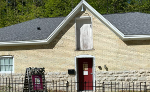 building at ŌBrien Vineyards in Garfield Township in Traverse City, Michigan