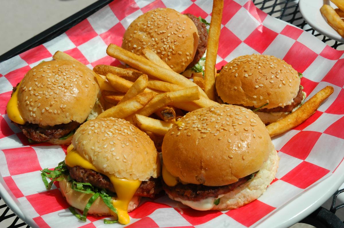 Burgers at J&S Hamburg