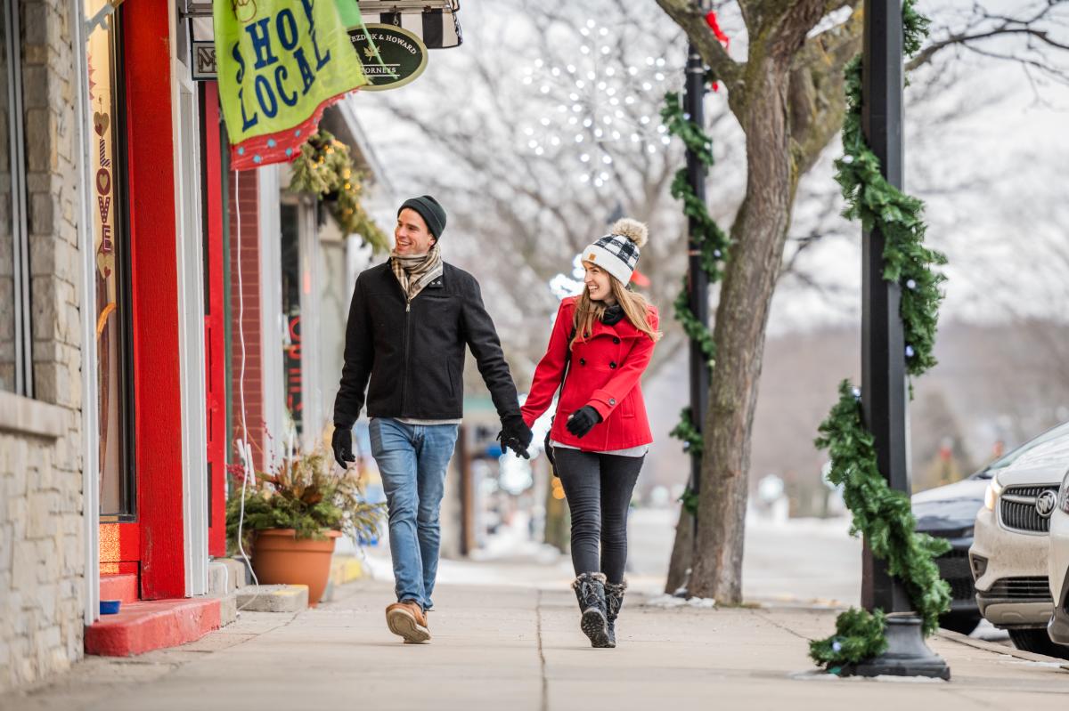 Shopping downtown Frankfort
