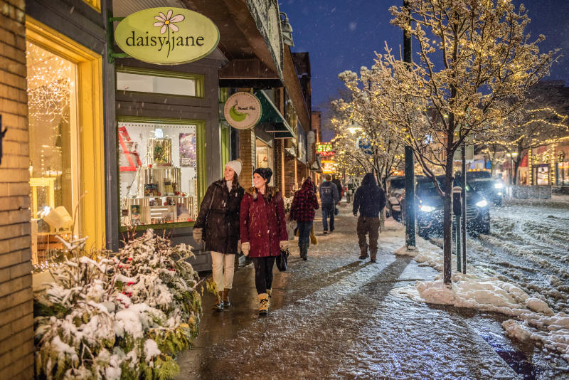 A Very Merry Guide to Holiday Shopping in Traverse City