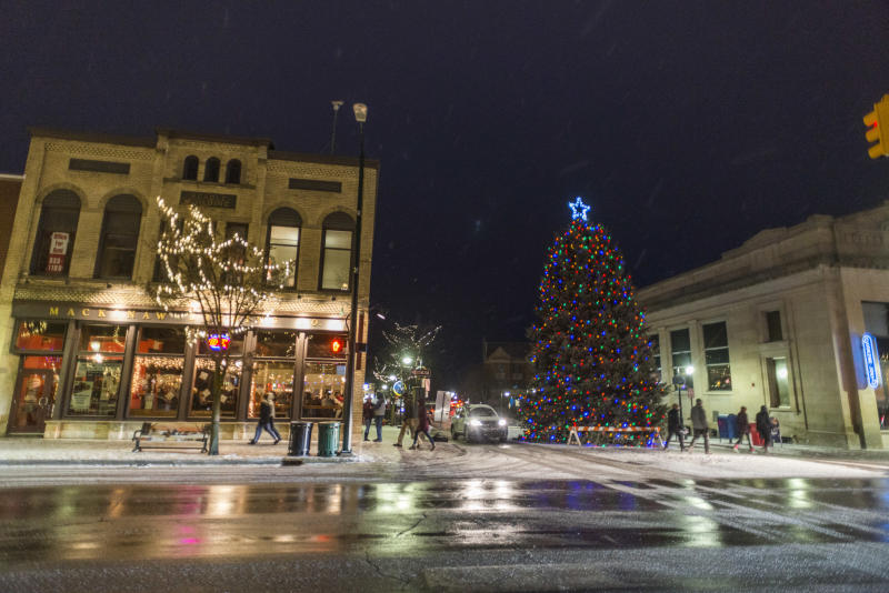 Where to See Holiday Light Displays in Traverse City