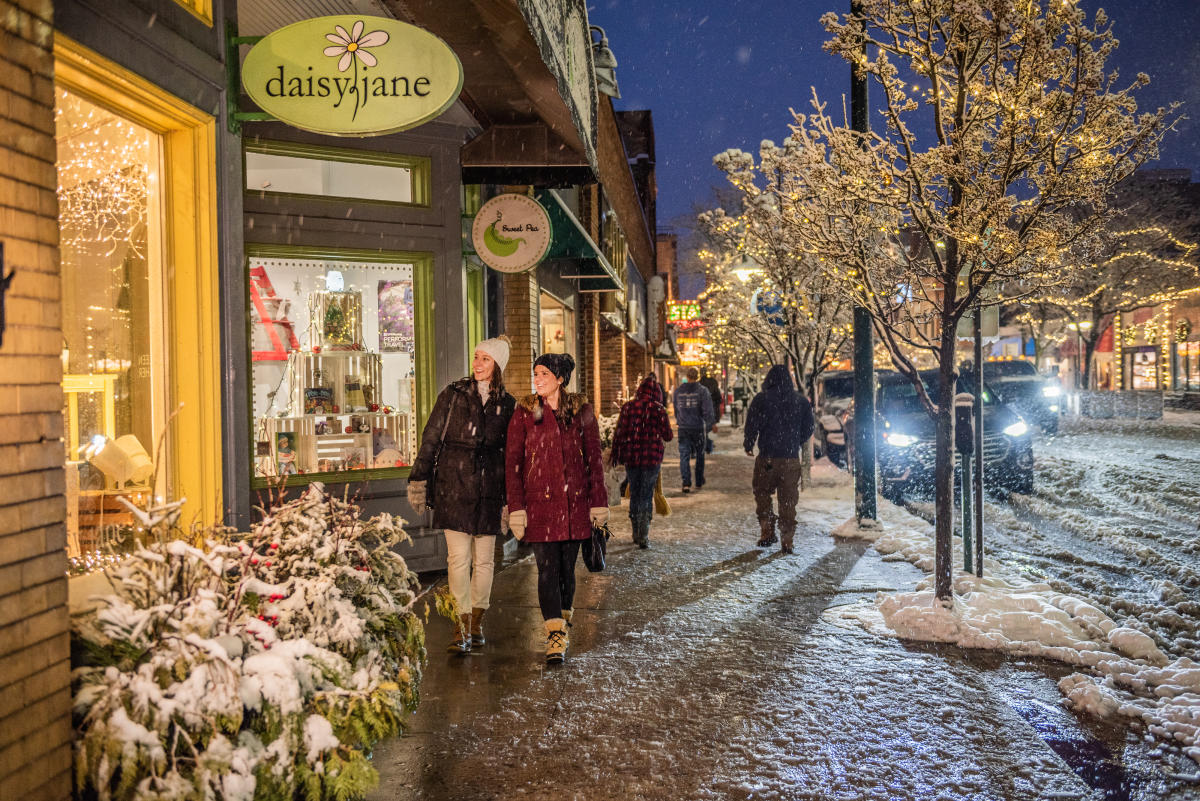 A Very Merry Guide to Holiday Shopping in Traverse City