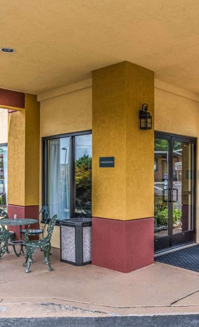 Rodeway Inn Conference Center