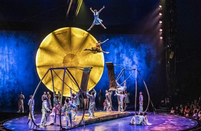 Cirque Du Soleil LUZIA