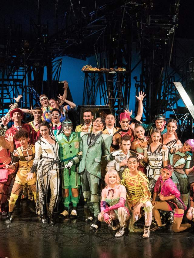 The Mesmerizing Cirque Du Soleil Show Bazzar Makes Its North