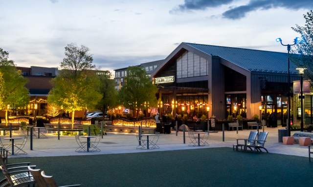 King of Prussia Town Center Spring 2021, shot by Dylan Eddinger for a freelance project.