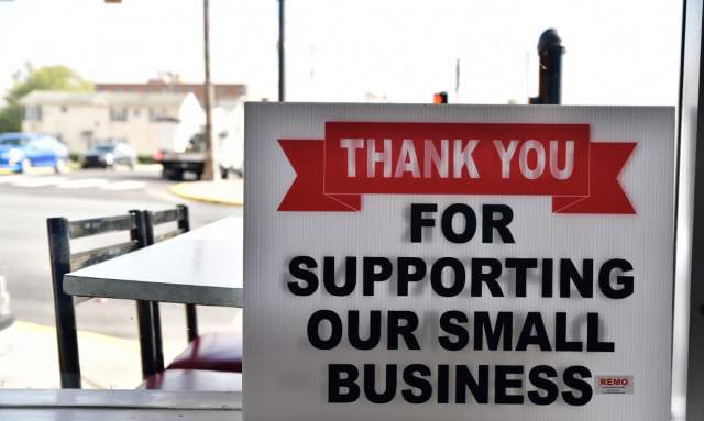 help small businesses sign