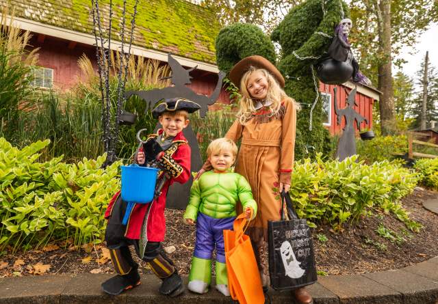 Kids Halloween Zoo