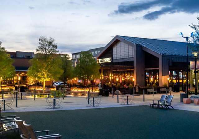 King of Prussia Town Center Spring 2021, shot by Dylan Eddinger for a freelance project.