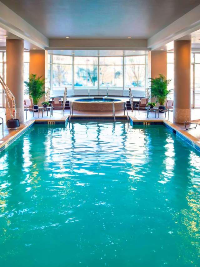 Marriott West Indoor Pool