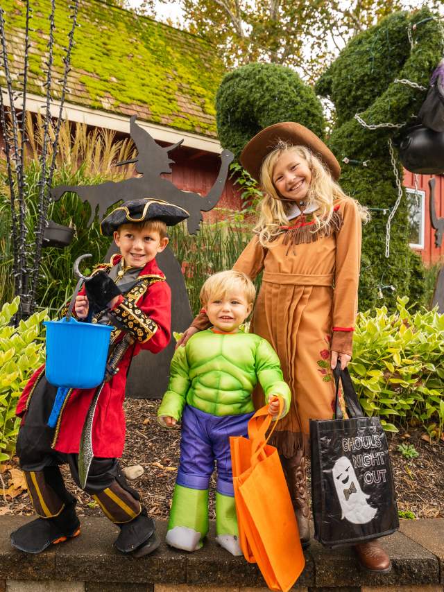 Kids Halloween Zoo