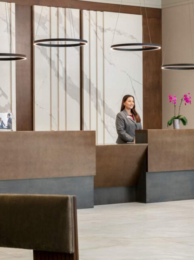 crowne plaza front desk hotel