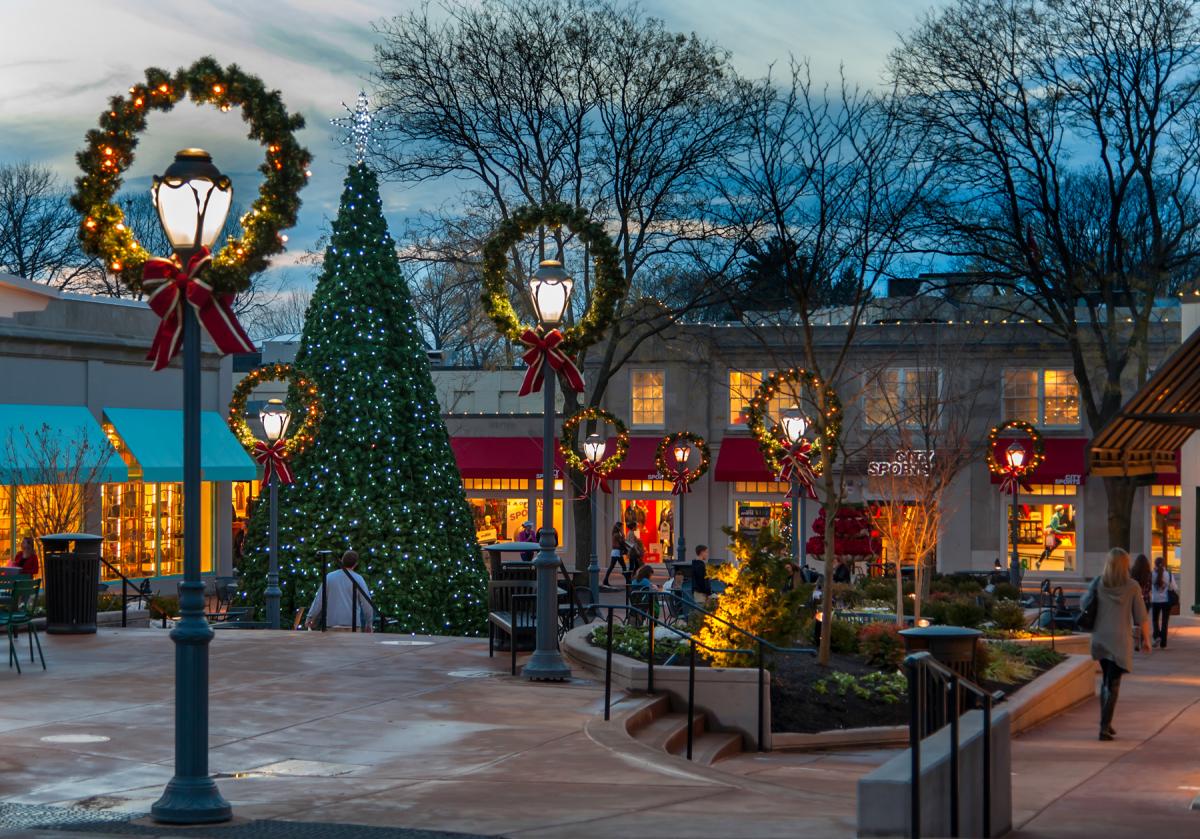 Suburban Square Christmas