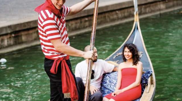 Gondola Couple
