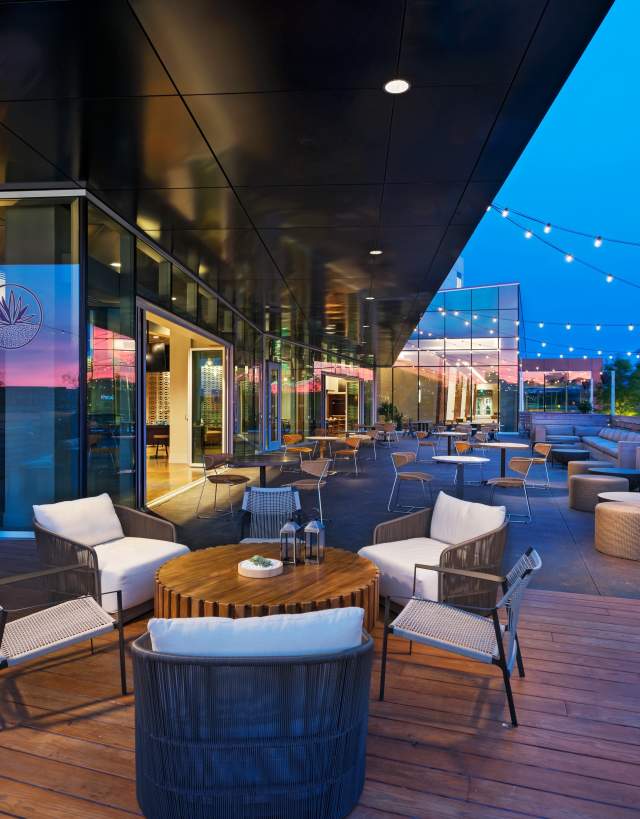 Westin Irving Convention Center at Las Colinas Restaurant Patio