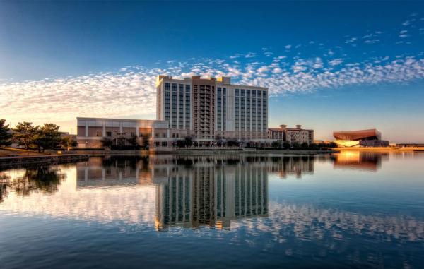 Marriott on Lake Carolyn
