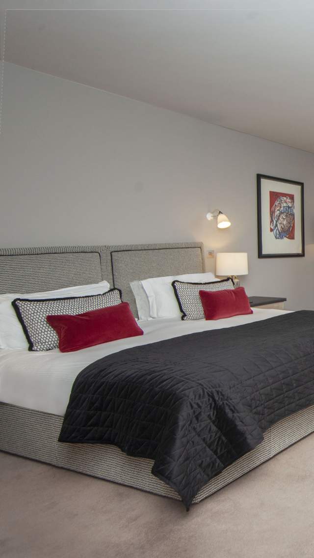 Double bedroom at The Grosvenor Arms, Shaftesbury in Dorset