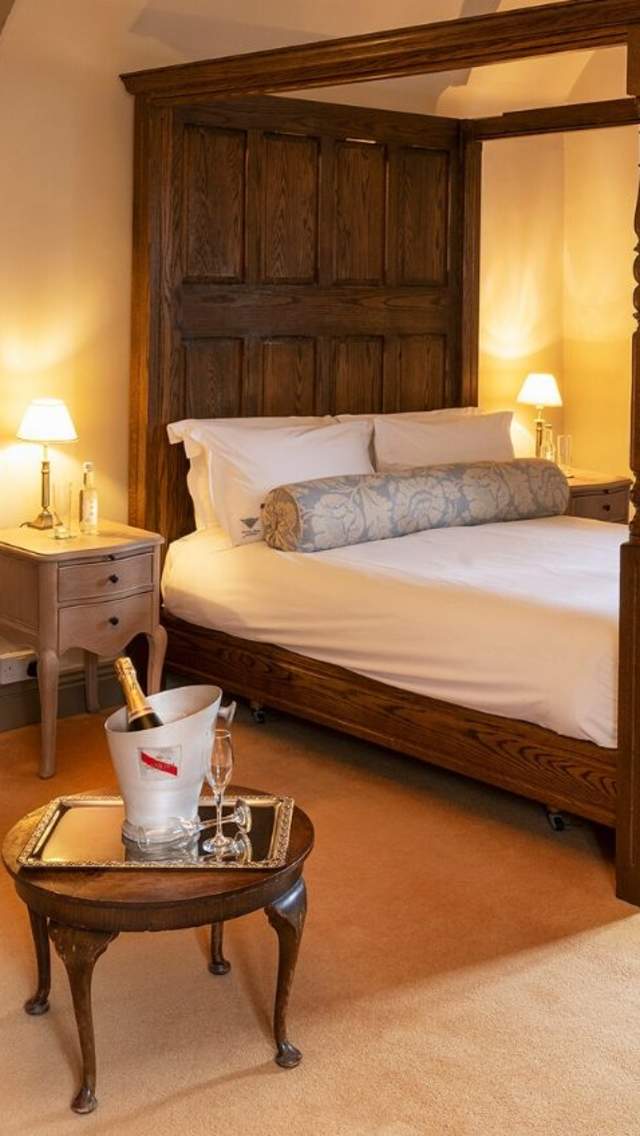 Four poster bedroom at Mortons Manor, Corfe Castle