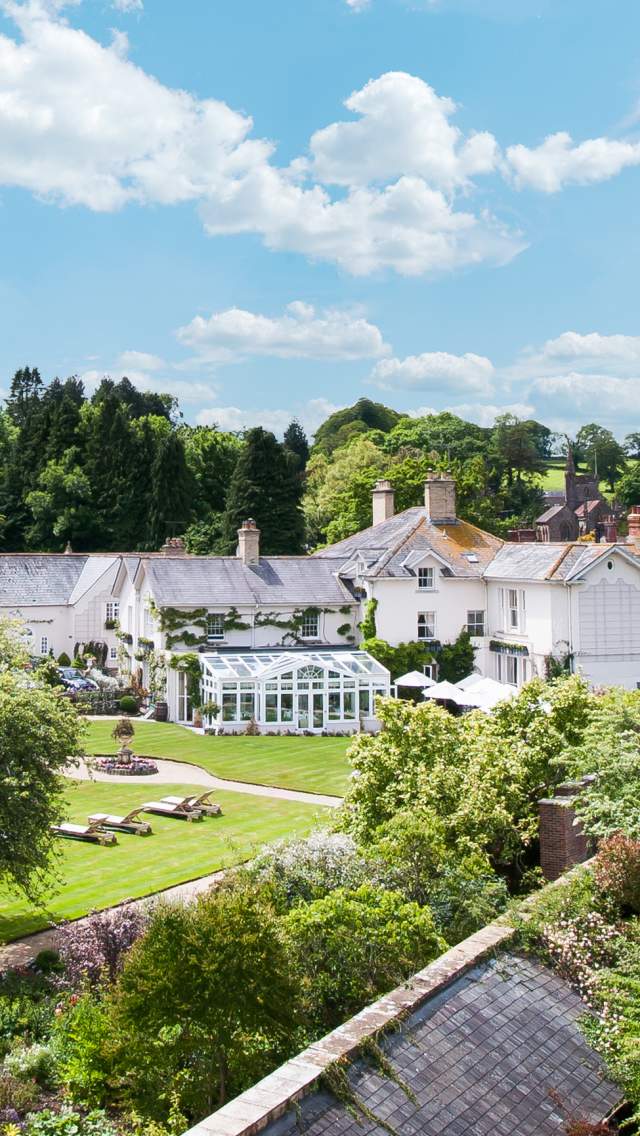 Summer Lodge Hotel