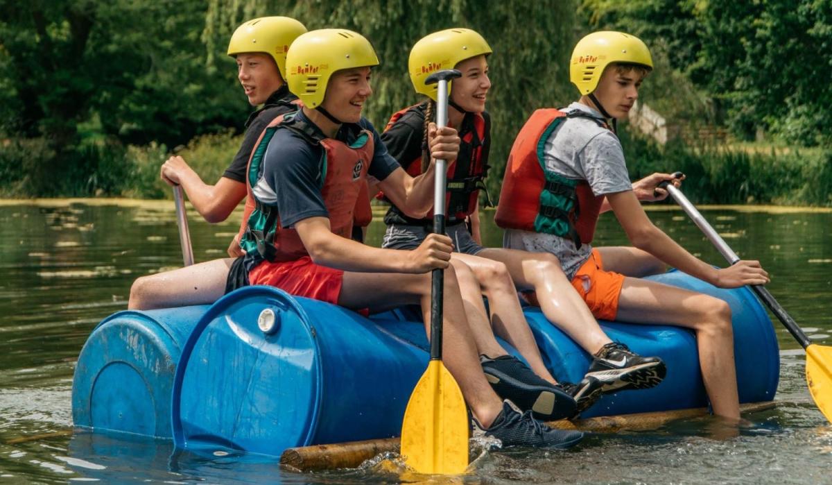 Raft building and racing with Cumulus Outdoors